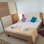Marina Sveti Filip i Jakov
